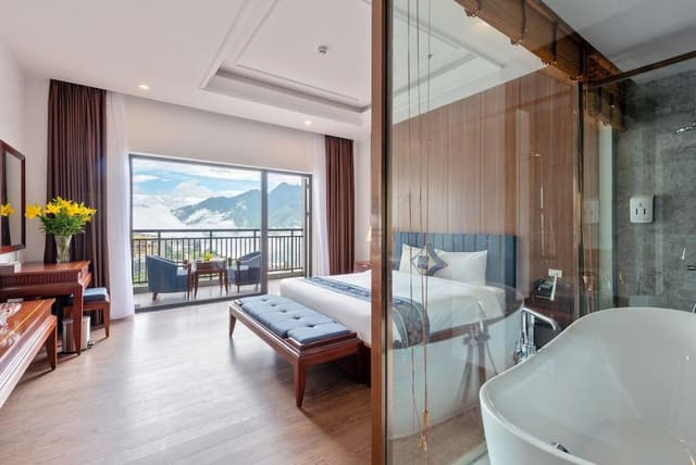Grand Deluxe Room Mountain View