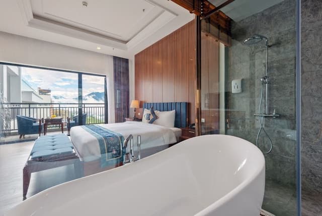 Grand Deluxe Room Mountain View
