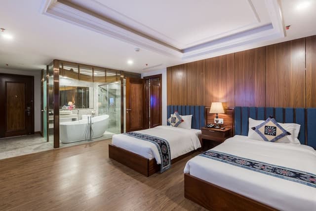 Grand Deluxe Room Mountain View