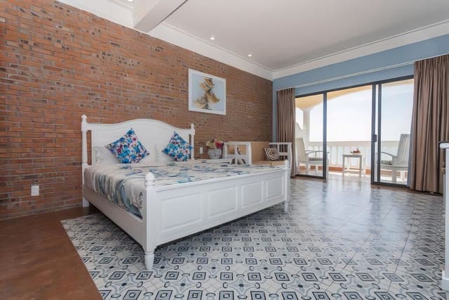Ocean Front Grace Suite