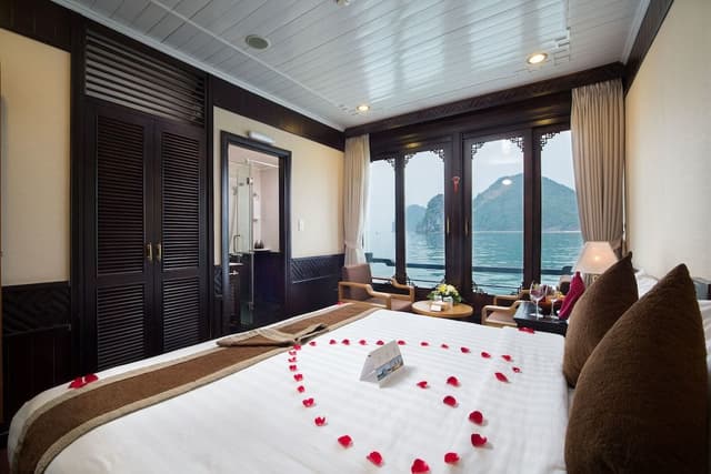 Suite, Sea View