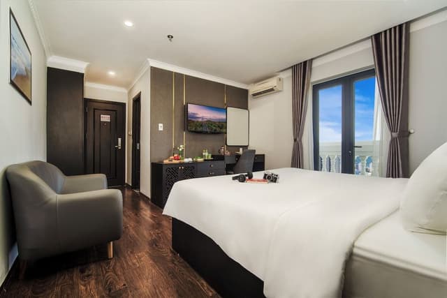 Deluxe Double Room, Balcony, City View