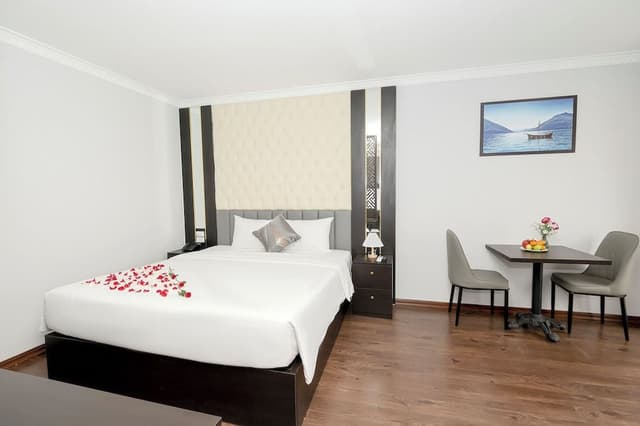Deluxe Studio, 1 King Bed, Balcony, City View