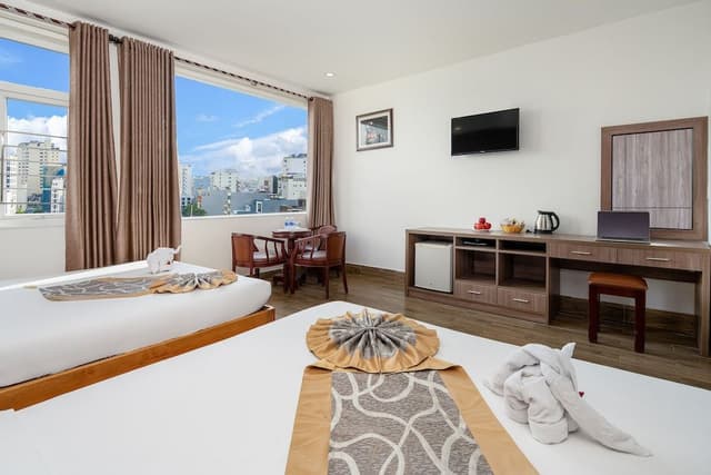 Deluxe Triple Room, City View