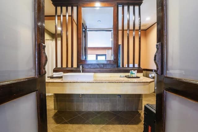 Deluxe Hideaway