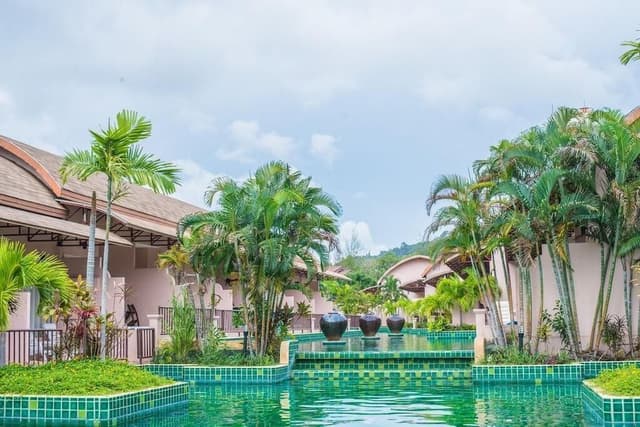Pool Access Room