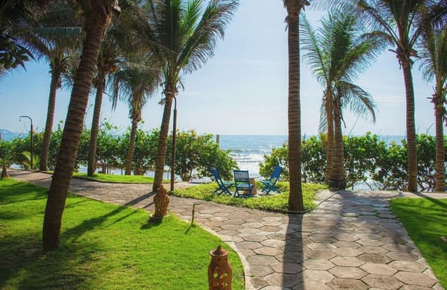 Villa, Beachfront