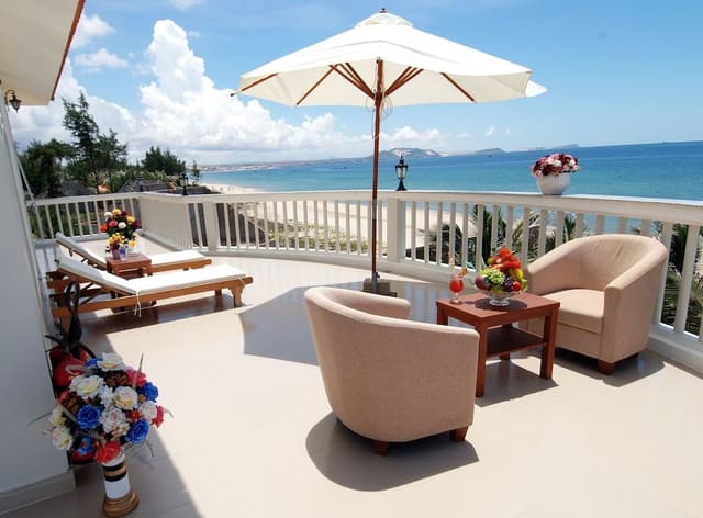 Superior Room, Pool View