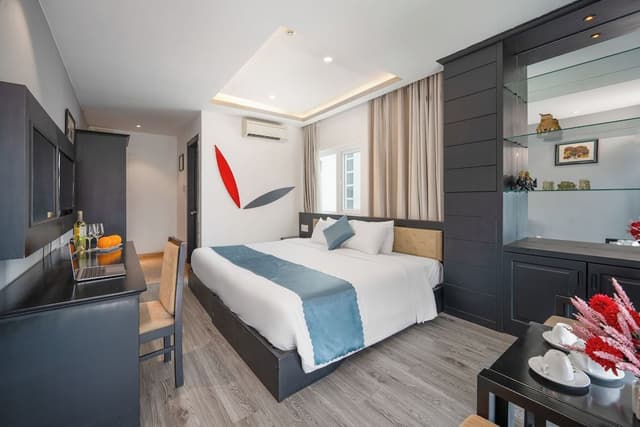 Deluxe Room, City View