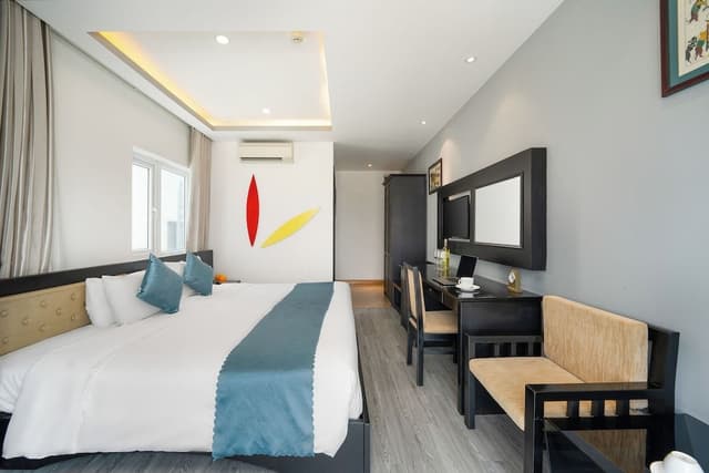 Deluxe Room, City View