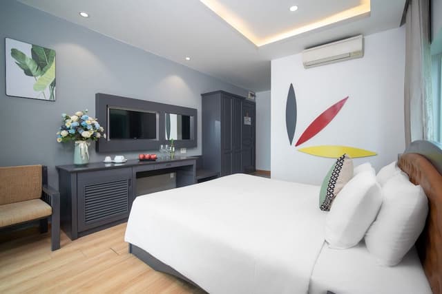 Deluxe Room, City View