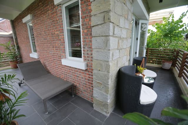 Suite, Balcony