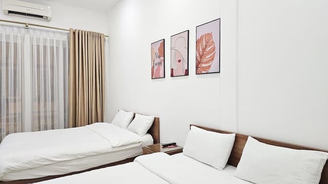 Family Room, Balcony