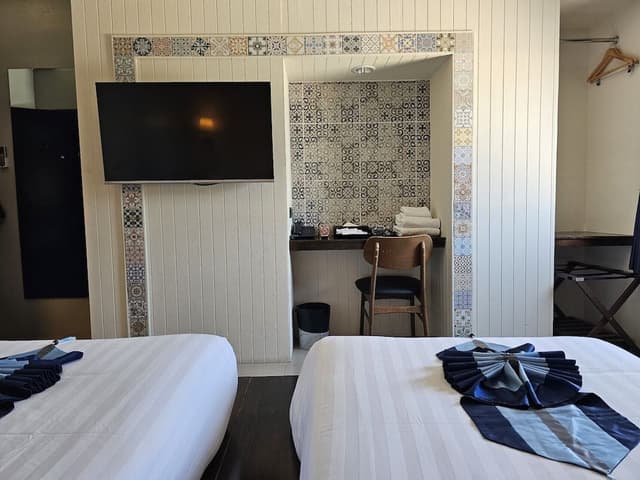 Classic Twin Room