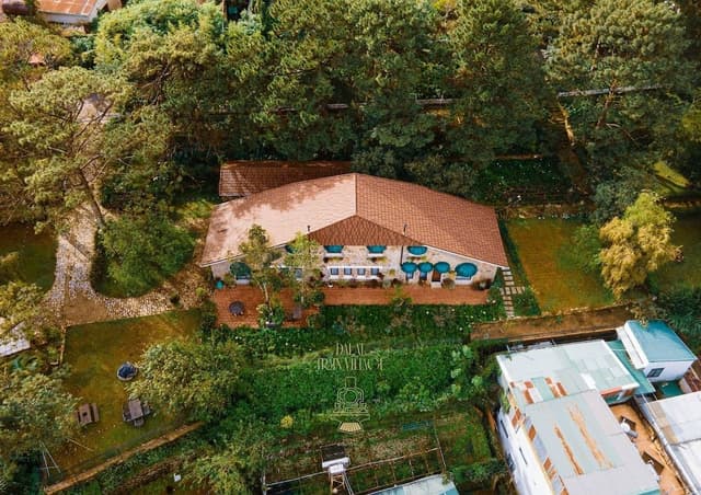 Family Room, Garden View