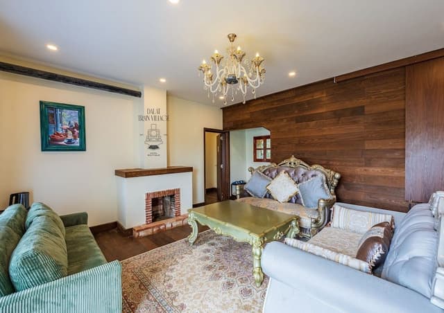 Family Room, Garden View