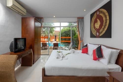 King Suite with Pool View