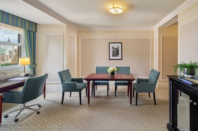 Junior Suite, 1 Queen Bed