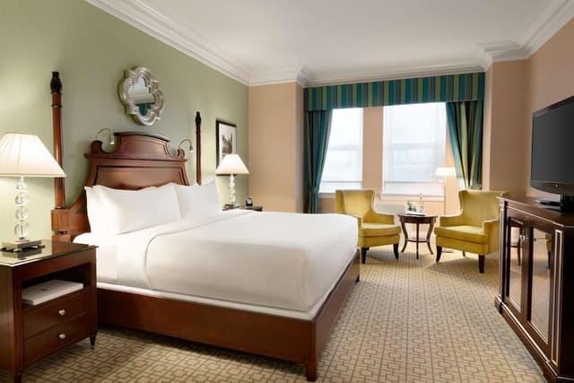 Signature Room,1 King Bed (Parliament or Majors Hill Park View)