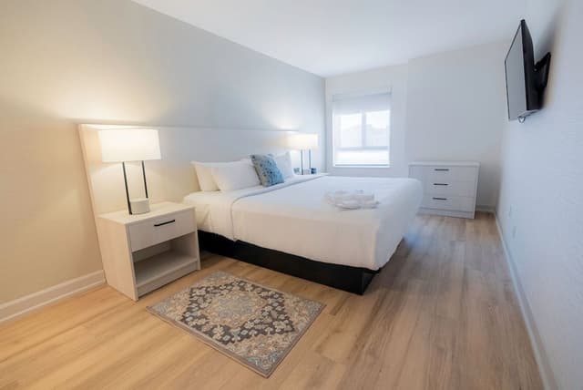 MODERN | Family Two Bedroom Suite 2BTH