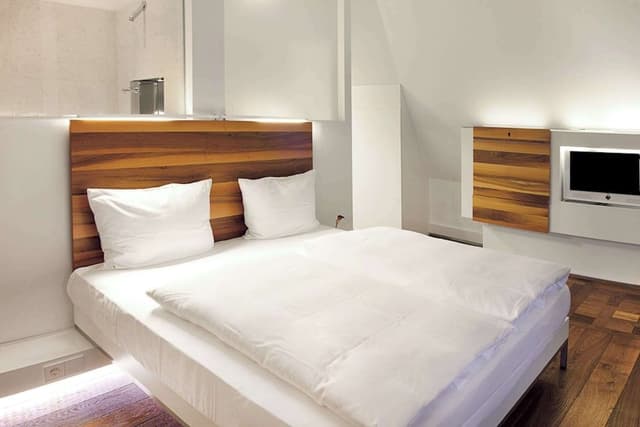 Junior Suite, 1 King Bed, Refrigerator (Cozy Sitting Corner)