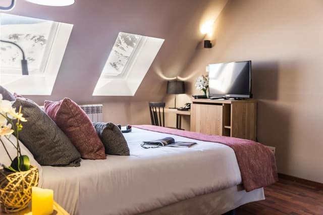 Exterior Triple Room