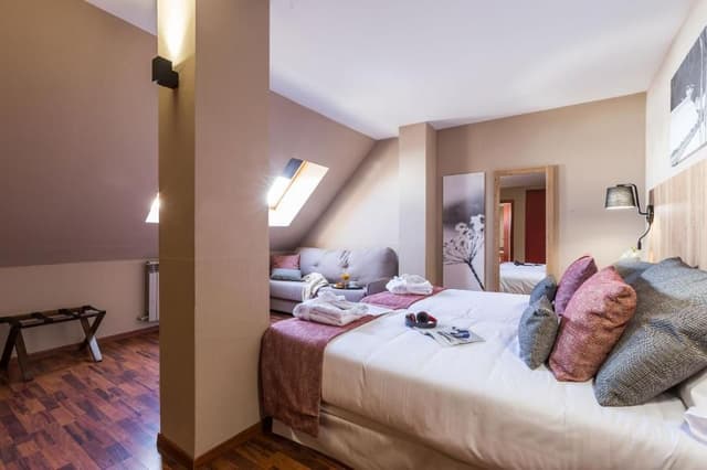 Exterior Quadruple Room