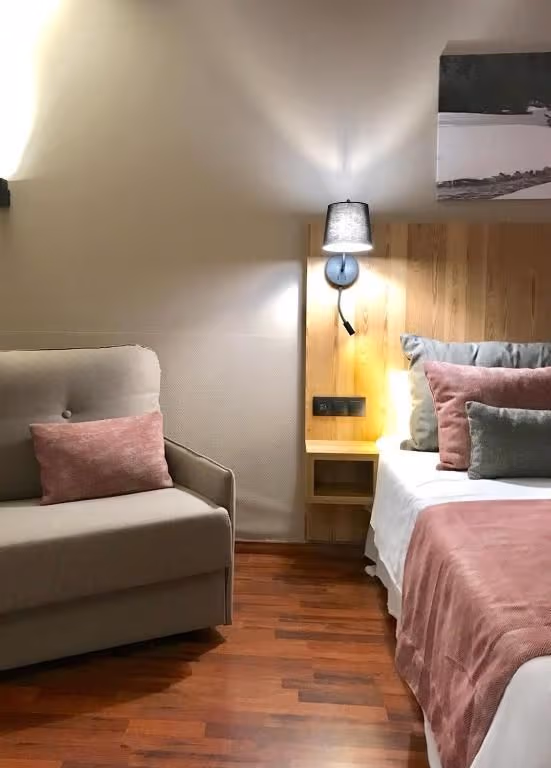 Interior Quadruple Room