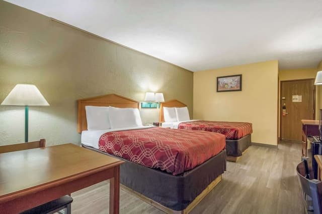 Standard Room, 2 Queen Beds, Non Smoking