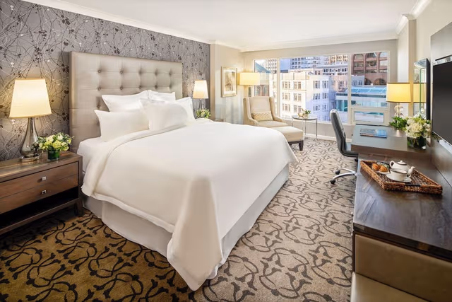 Fairmont Gold City View Room, 1 King Bed