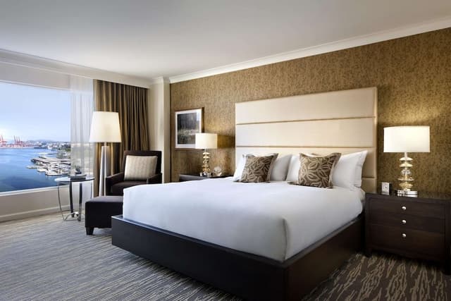 Signature Harbor View Room, 2 Double Beds