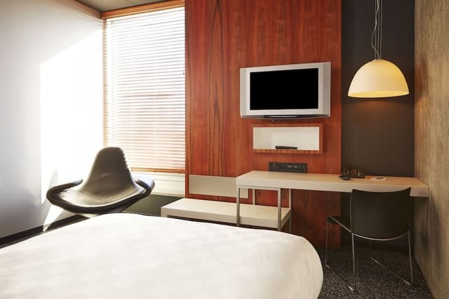 Standard Room, 1 Queen Bed