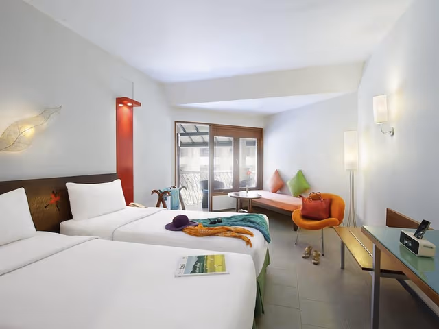 Superior Room, 2 Twin Beds, Pool View