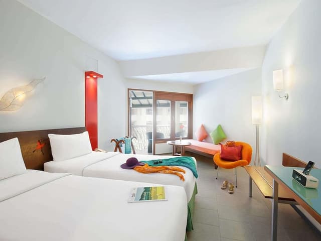 Superior Room, 2 Twin Beds, Pool View