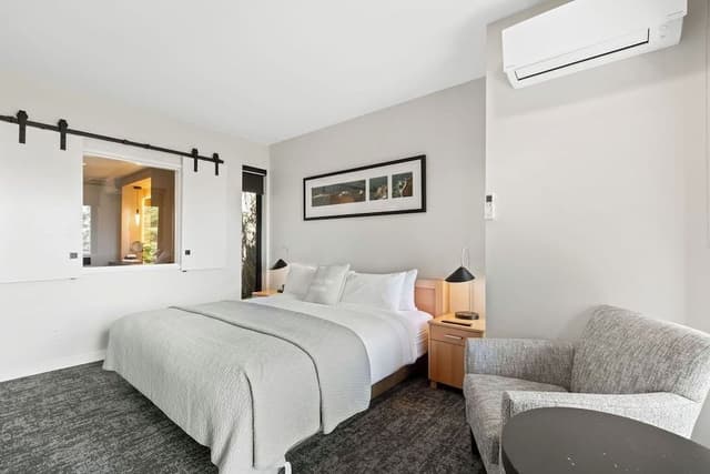 1 Bedroom Trail Ocean View Suite (short distance from main lodge)