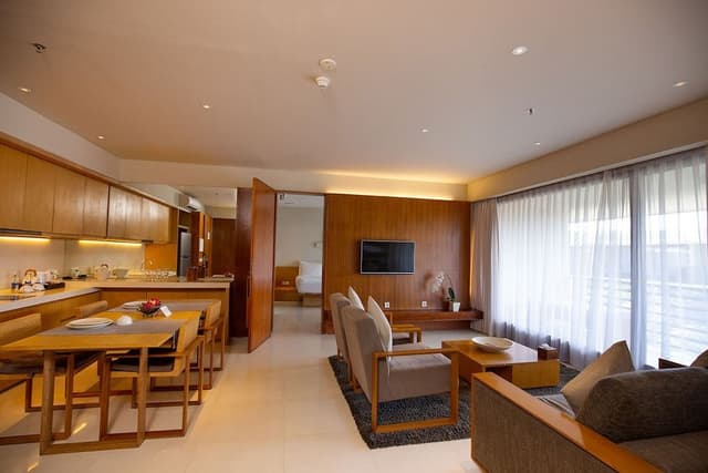 Premiere 2 Bed Room Suite Pool View with Balcony
