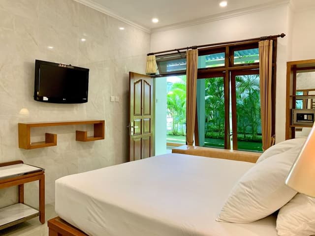 Standard Room, 1 King Bed