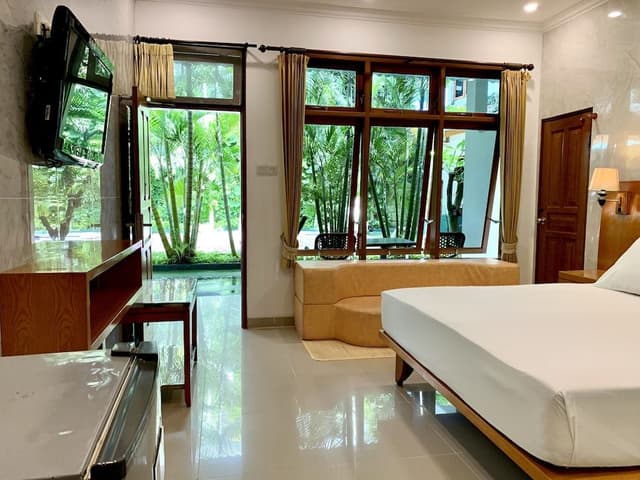Standard Room, 1 King Bed