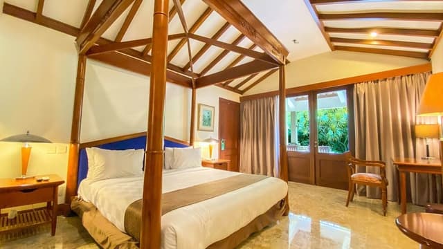 Bungalow 2 - 3 Bedroom with Pool