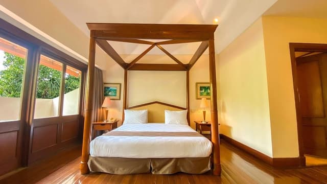 Bungalow 2 - 3 Bedroom with Pool
