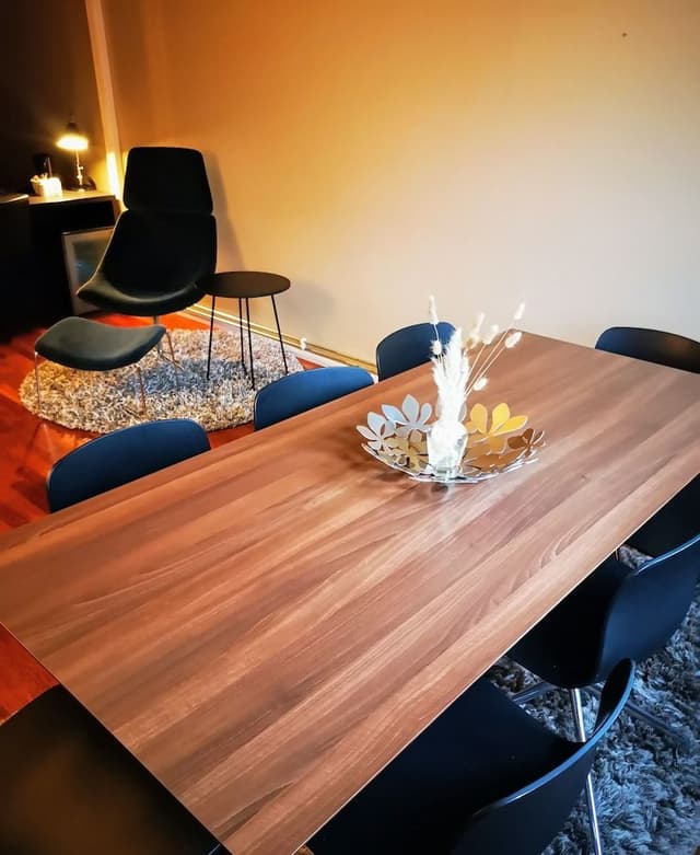 Business King Studio