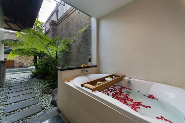 One-Bedroom Villa with Private Pool - King Bed