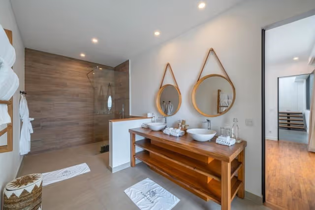 Namaskar Villa - Five-bedroom Villa With Private Pool And Sea View