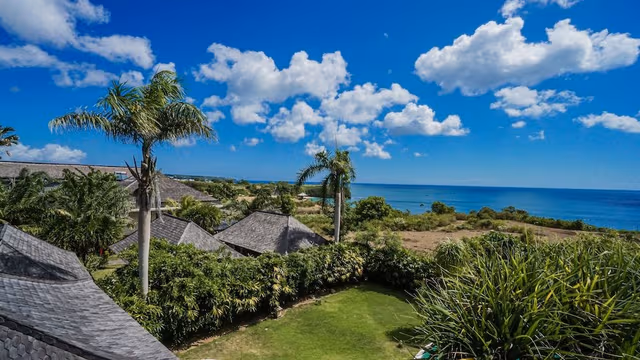 Three-Bedroom Villa with Private Pool and Sea View