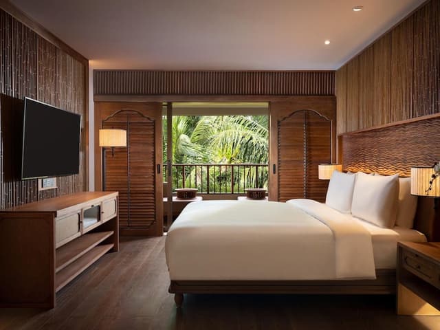 Suite, 1 King Bed (Regency)