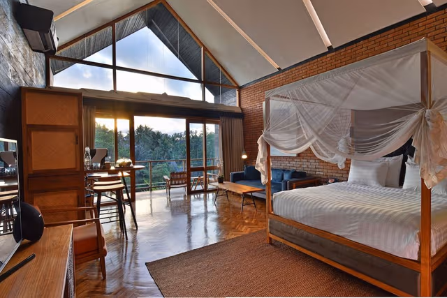 Deluxe Suite, Multiple Beds, Balcony, Valley View