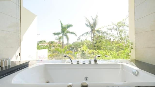 Junior Suite, 2 Twin Beds, Jetted Tub, Ocean View