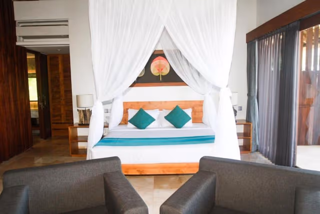 Deluxe Suite, 1 King Bed, Ocean View