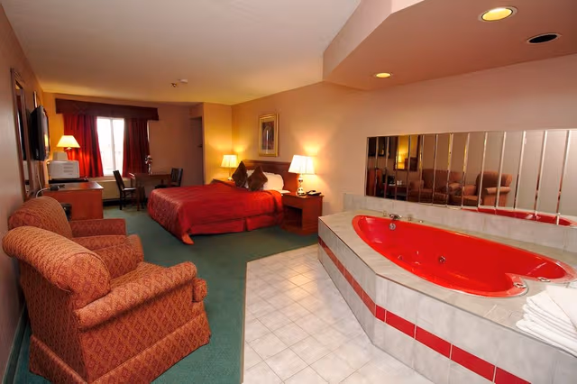 Standard Room, 1 King Bed, Jetted Tub