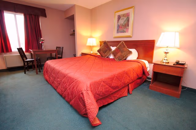 Standard Room, 1 King Bed, Jetted Tub